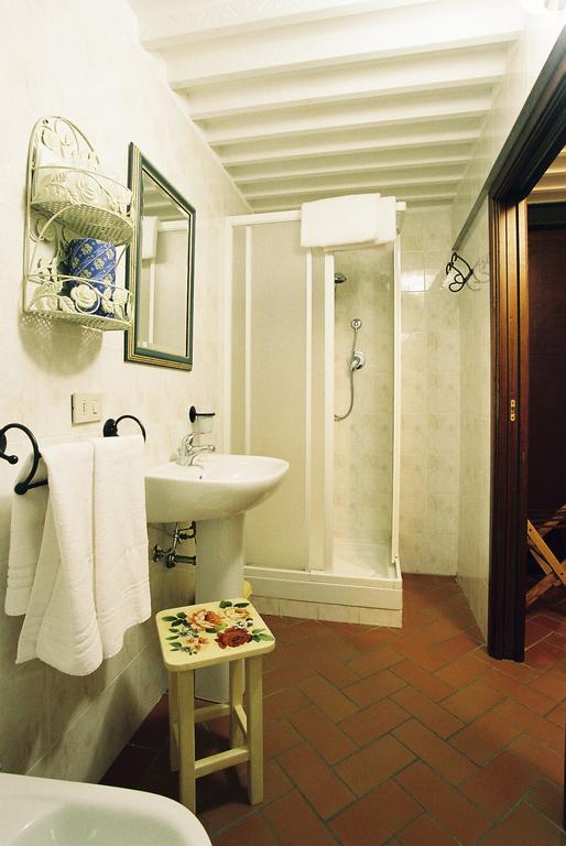 Camere Zimmer Rooms San Francesco Buti Buitenkant foto